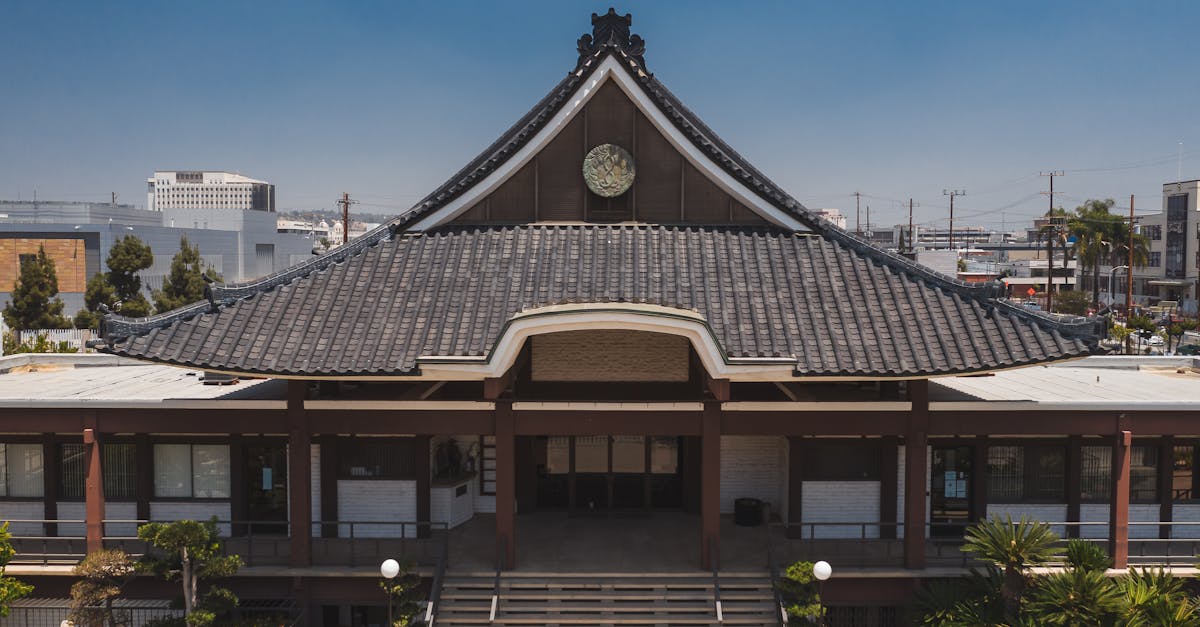 Utilising Asymmetrical Balance for Captivating Garden Designs